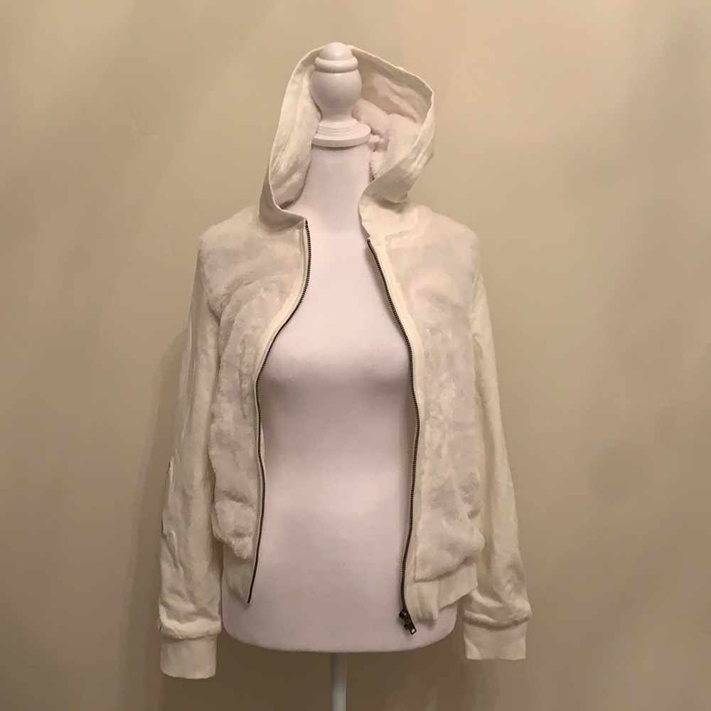 Hurley Girls Fleece Hooded Jacket. Girls XL. White with Purple Logo.